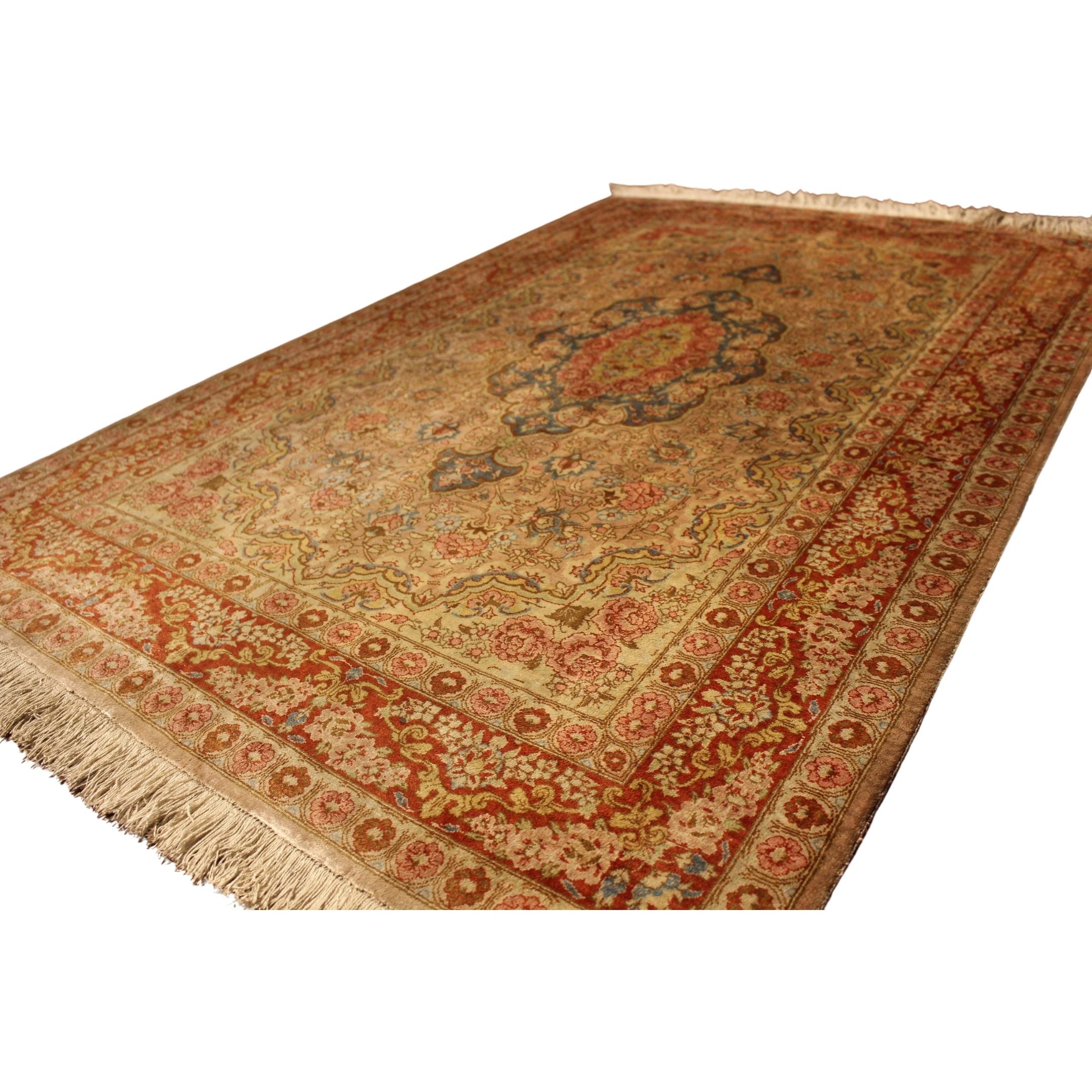 Qum Silk